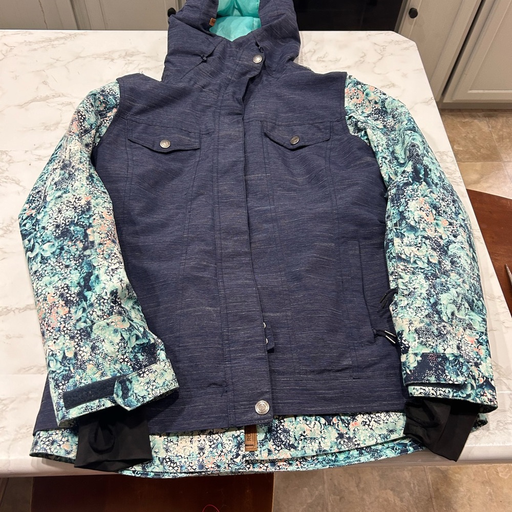 Women’s snowboard/ski jacket